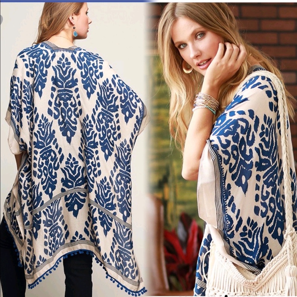 Last 1! New Chic kimono cardi wPom Pom detail - Picture 2 of 2
